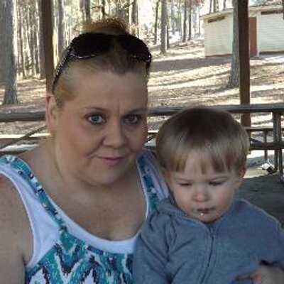 Profile Picture of Cindy Eason (@1mom_1nanny) on Twitter