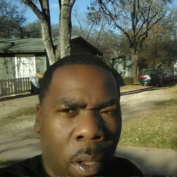 Profile Picture of Chris Wilson (@chriswilson4706) on Poshmark
