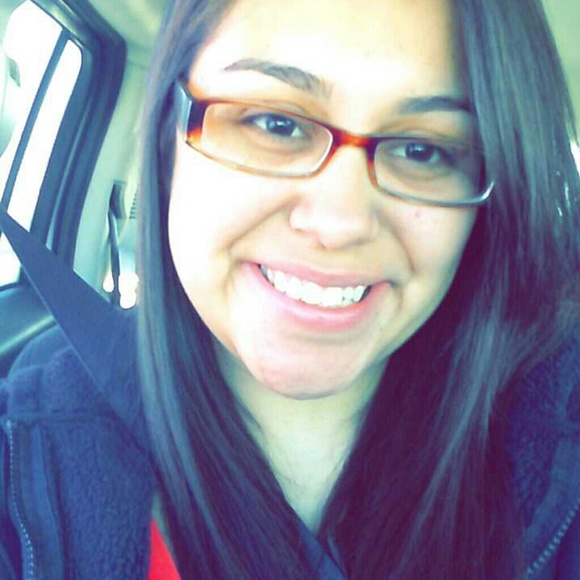 Profile Picture of Marisa Cuellar (@mariiposa3311) on Poshmark