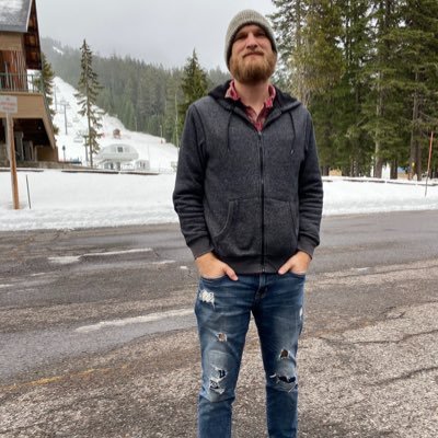 Profile Picture of Jeff Breuer (@EntertainMeJeff) on Twitter