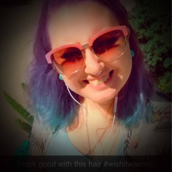 Profile Picture of Kati Tinstman (@kittywolf26) on Poshmark