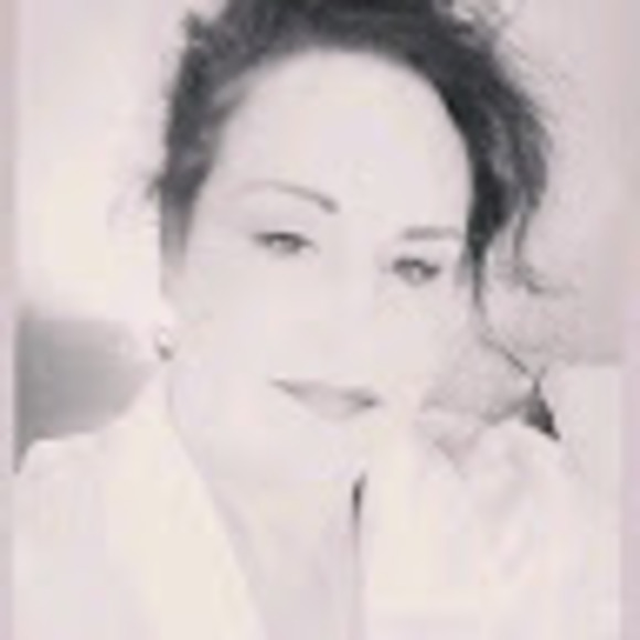Profile Picture of Anna Faucheux (@annafaucheux3) on Poshmark