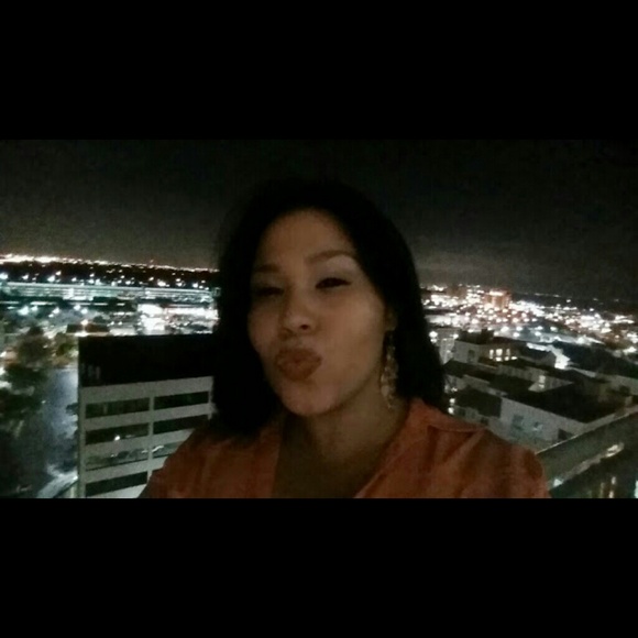Profile Picture of Theresa Pomar (@1989theresa) on Poshmark