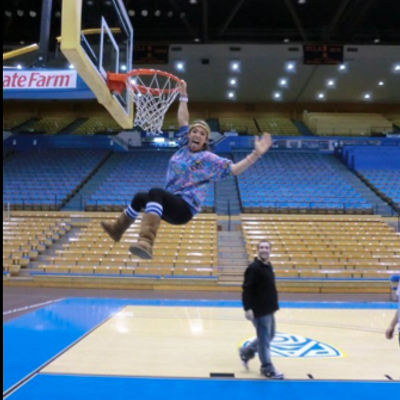 Profile Picture of Emily Resnick (@EMREZZZ) on Twitter