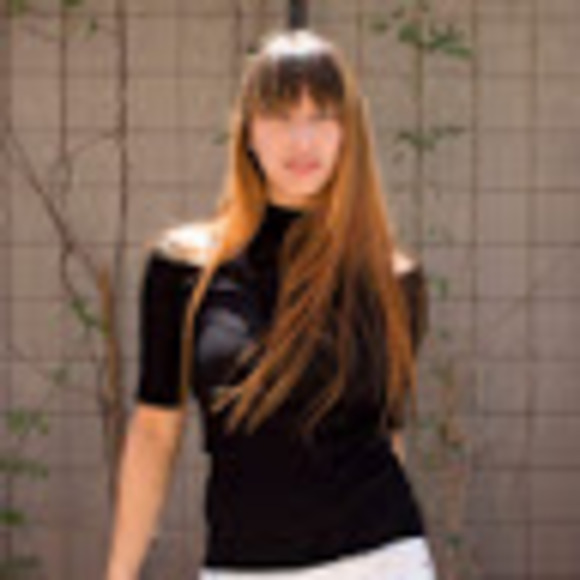 Profile Picture of Monique Schellenberg (@mschellenberg21) on Poshmark