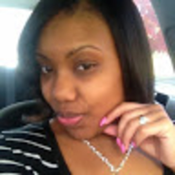 Profile Picture of Shawnetta Hoyle (@shawnettahoyle) on Poshmark