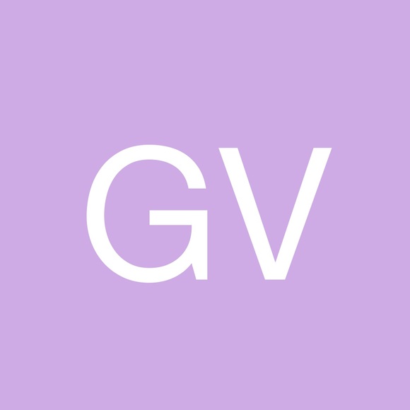 Profile Picture of Gili Vknin (@gilivknin) on Poshmark