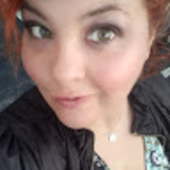 Profile Picture of Bethany Akerberg (@bethmarie232984) on Poshmark