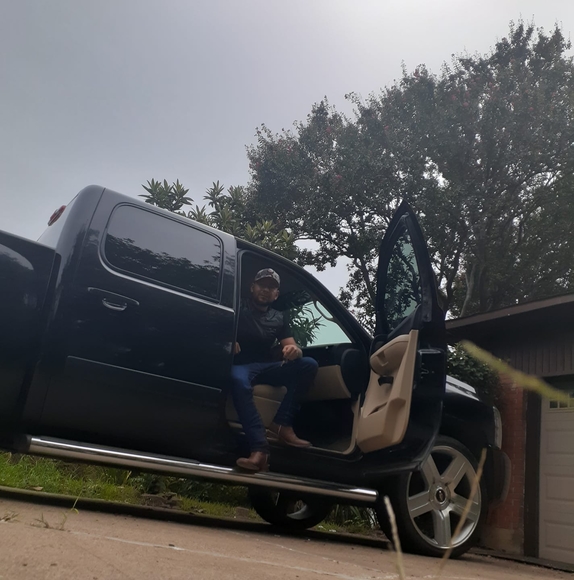 Profile Picture of Tony Estrada (@tonyestrada316) on Poshmark