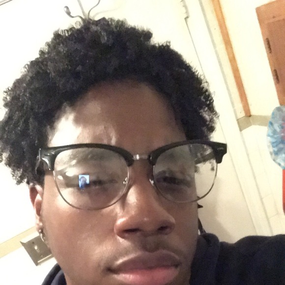 Profile Picture of Justin Driver (@princeisland) on Poshmark