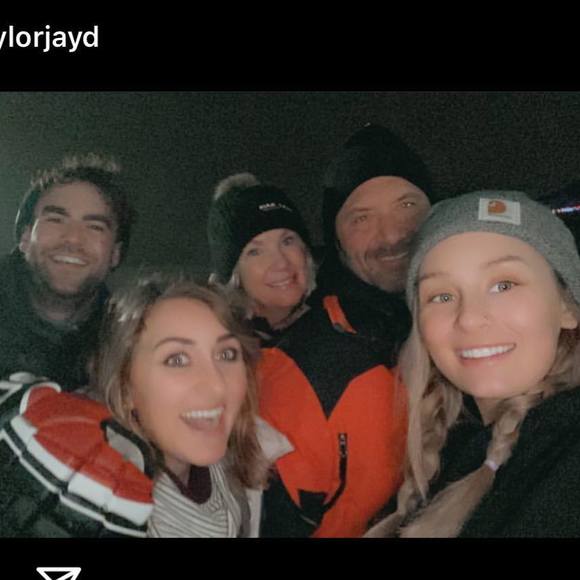 Profile Picture of Taylor-jade Lloyd (@taylorjlloyd) on Poshmark