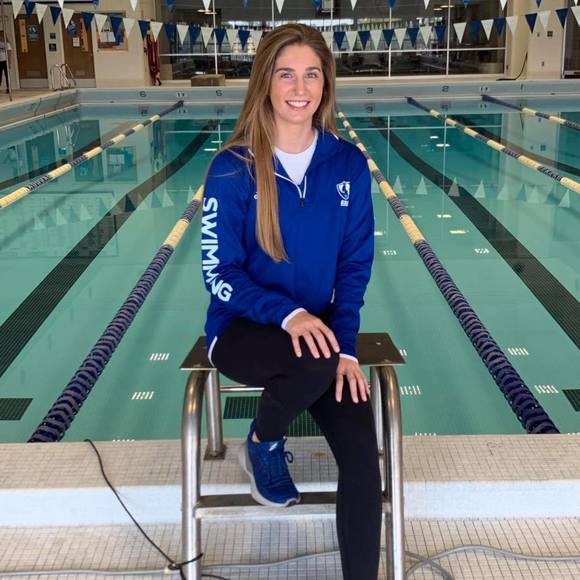 Profile Picture of Rachel Manderscheid (@velmadinkley1) on Poshmark