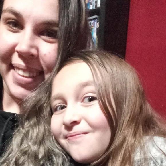 Profile Picture of Julia Rohr (@loveless_j89) on Poshmark