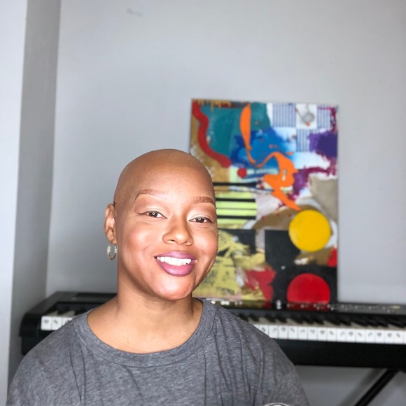 Profile Picture of Yarne Glascoe (@yarneglascoe) on Poshmark