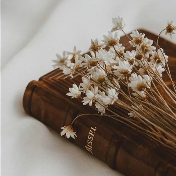 Profile Picture of Leila Rimmel (@yasmine_sells) on Poshmark