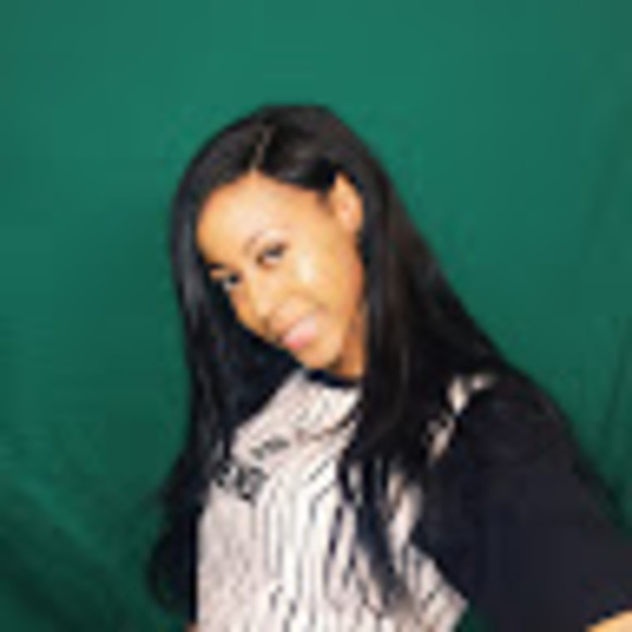 Profile Picture of Britney Best (@bbest1115) on Poshmark