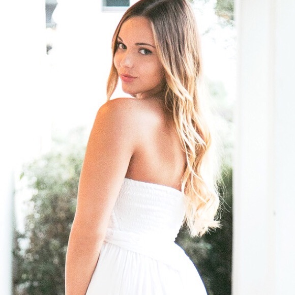 Profile Picture of Julia Reece (@julareece) on Poshmark