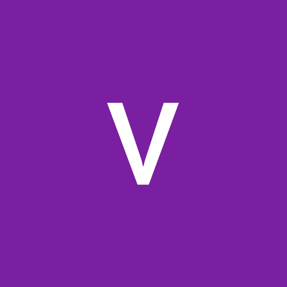Profile Picture of Veronica Carrascal (@veronicatakacs) on Poshmark