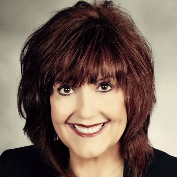 Profile Picture of Donna Reinhart (@donnajr) on Poshmark