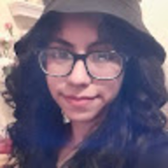 Profile Picture of Vanesa Anzures (@ladybnessa) on Poshmark