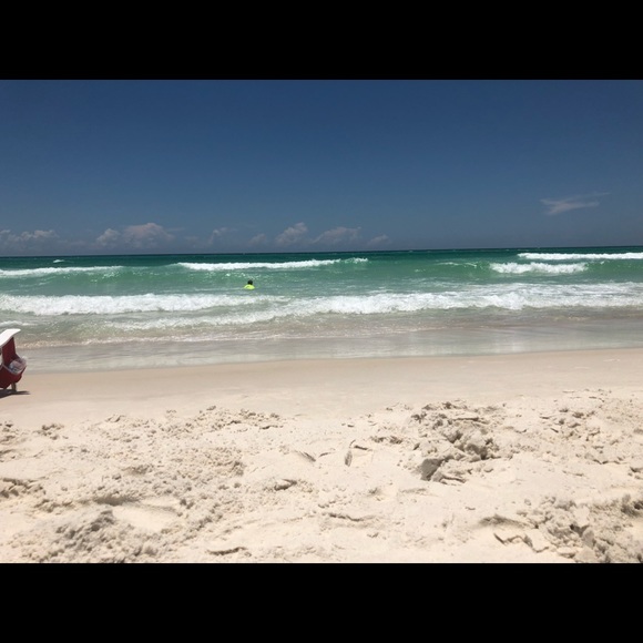 Profile Picture of Triny Hewett (@trinyhewett) on Poshmark