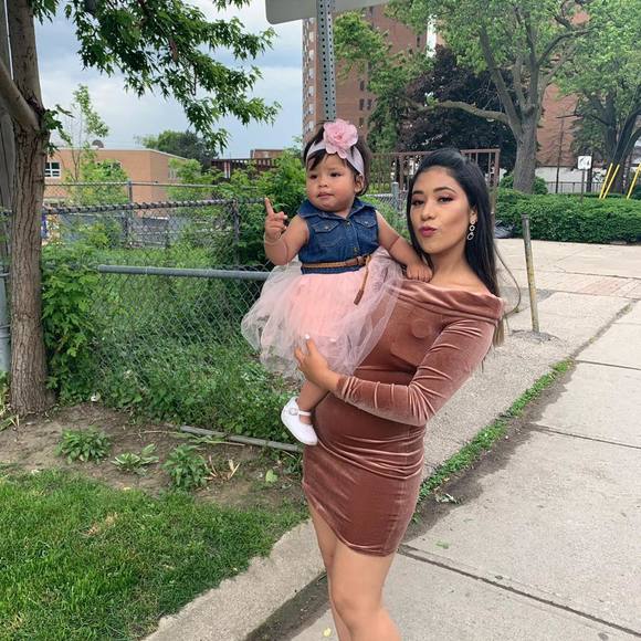 Profile Picture of Daniela Neira (@pao31dani05) on Poshmark