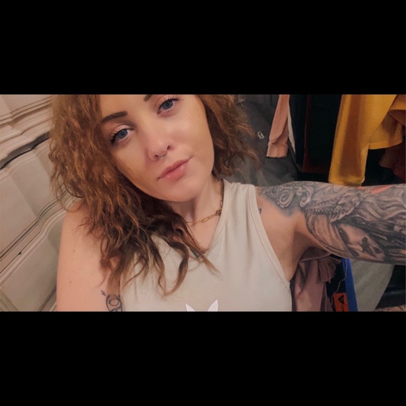 Profile Picture of Britney Wallace (@britwallace) on Poshmark