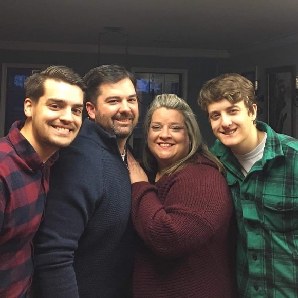 Profile Picture of Jen York (@jenyork) on Poshmark