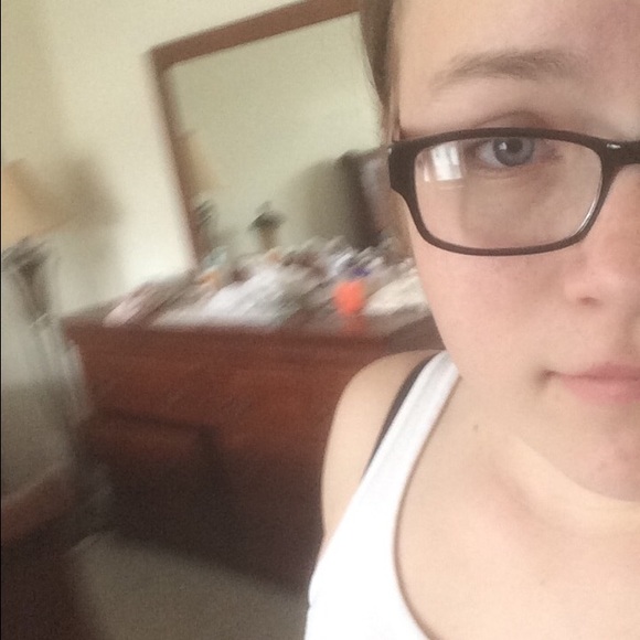 Profile Picture of Valentina Ivanova (@valentina_835) on Poshmark