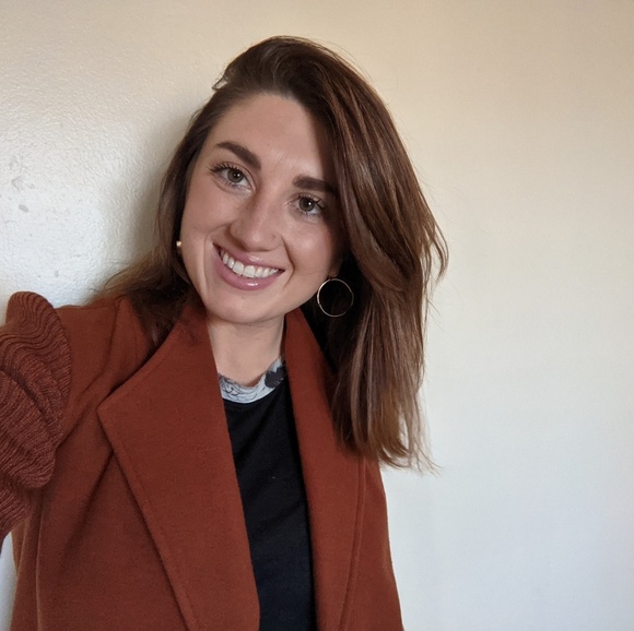 Profile Picture of Kat Demaree (@katdemaree) on Poshmark