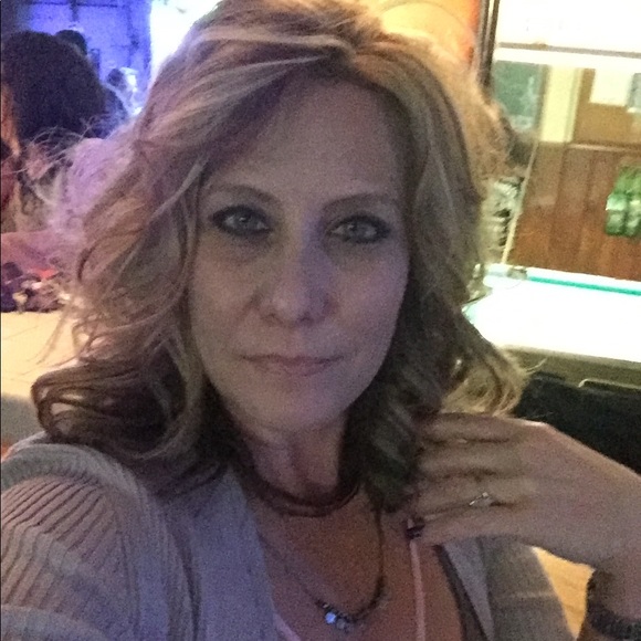 Profile Picture of Jennifer Hertlein (@jenknee1) on Poshmark