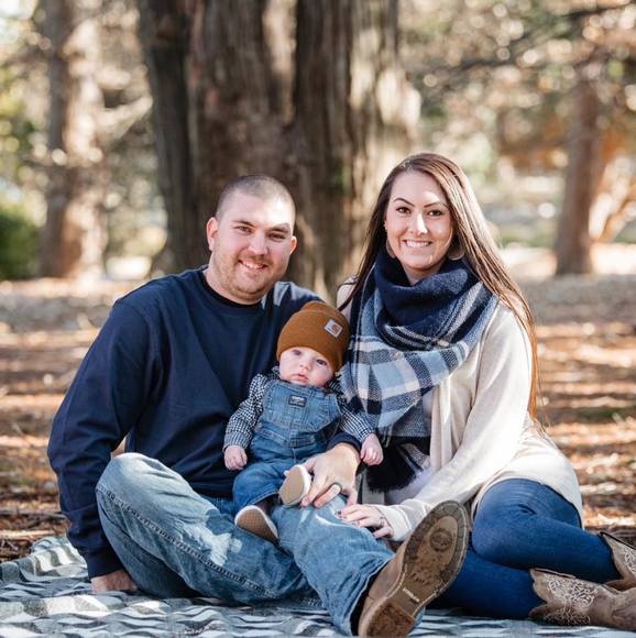 Profile Picture of Ashley Hoch (@ahoch008) on Poshmark