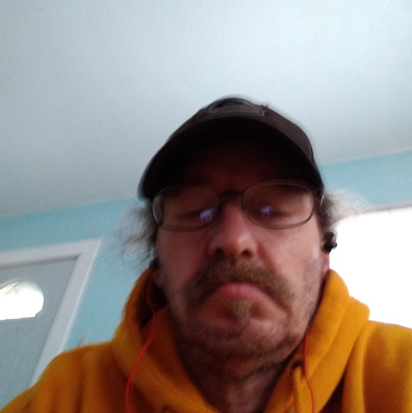 Profile Picture of Perry Barrett (@perrybarrett) on Poshmark