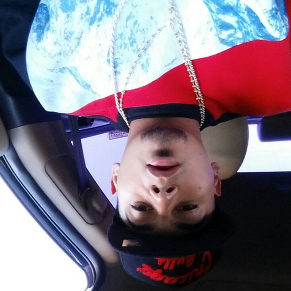 Profile Picture of Irving Paez (@keekz510) on Poshmark