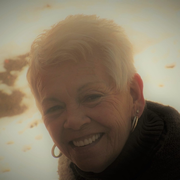 Profile Picture of Nancy Remmenga (@nancyremmenga) on Poshmark