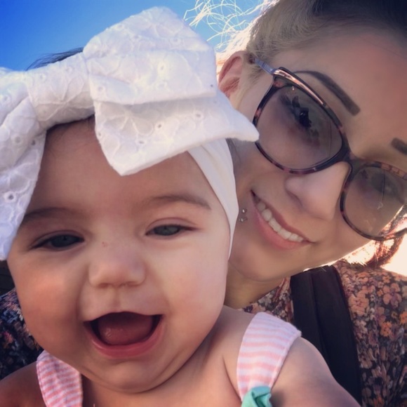 Profile Picture of Reyna Robblee (@reyalen) on Poshmark