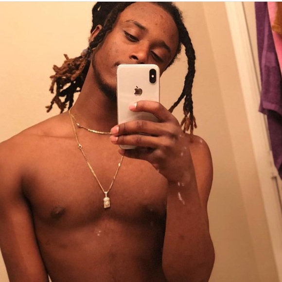 Profile Picture of Kelvin James (@famous7kelvin) on Poshmark