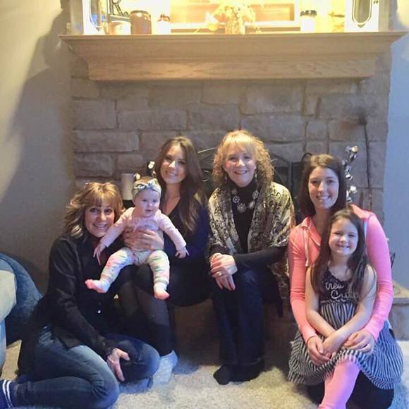 Profile Picture of Joyce Reynolds (@sa73pp5) on Poshmark