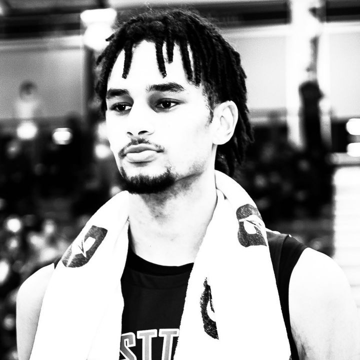 Profile Picture of Dereck (@derecklively) on Tiktok