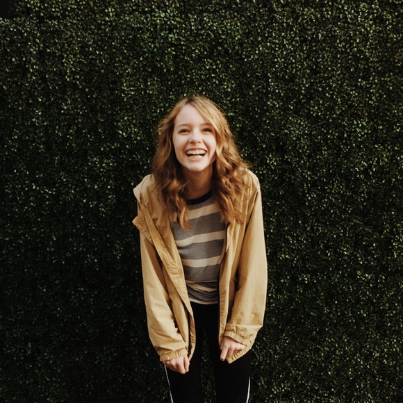 Profile Picture of Emma Uebelein (@emmauebe) on Poshmark