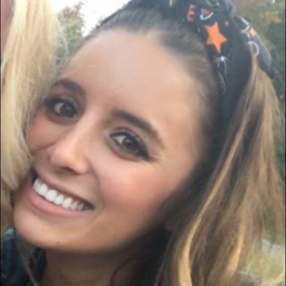 Profile Picture of Bianca Benton (@bianca_jade3) on Poshmark