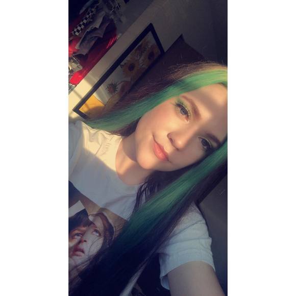 Profile Picture of Emily Jurgensen (@emilyjurgensen) on Poshmark