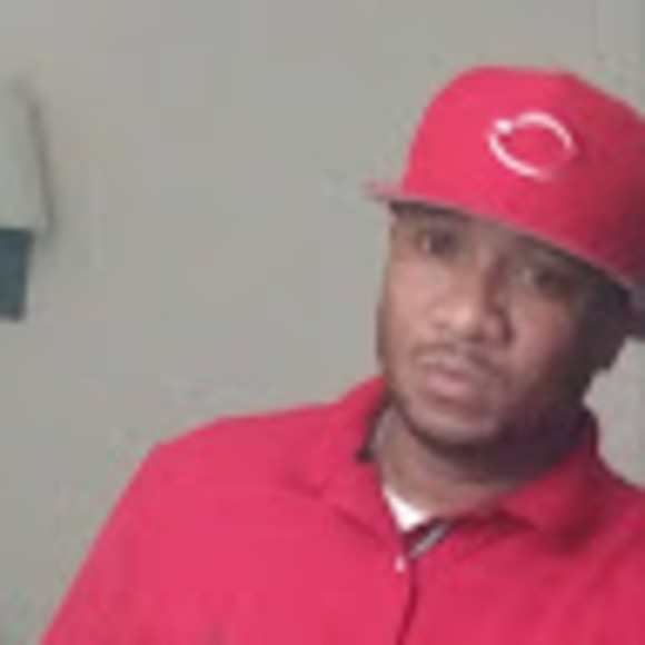 Profile Picture of Bryan Carter (@bcarter9936) on Poshmark