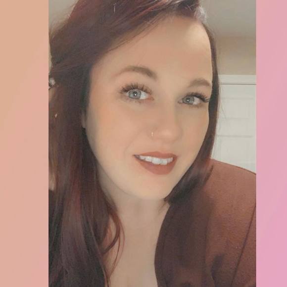 Profile Picture of Melissa Lemek (@melissalemek) on Poshmark