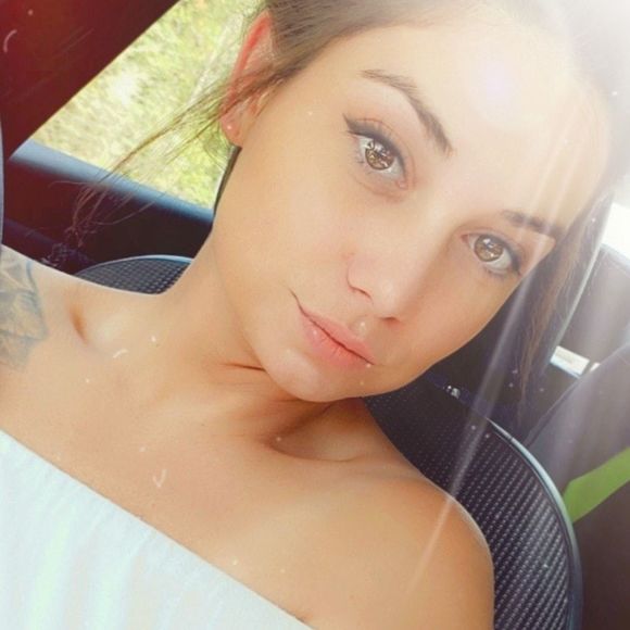 Profile Picture of Casey Wade (@caseywade) on Poshmark