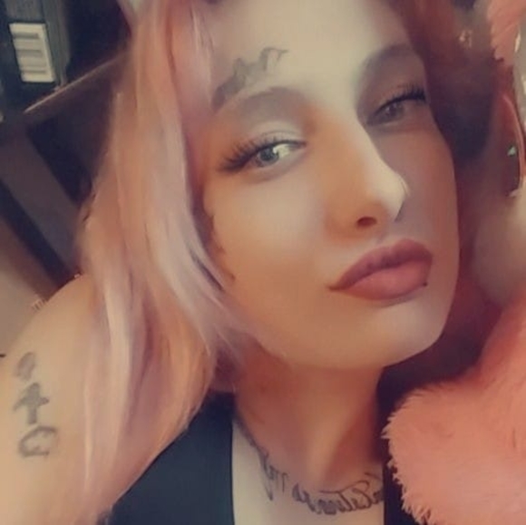 Profile Picture of Amie Phillips (@maimerz69) on Poshmark