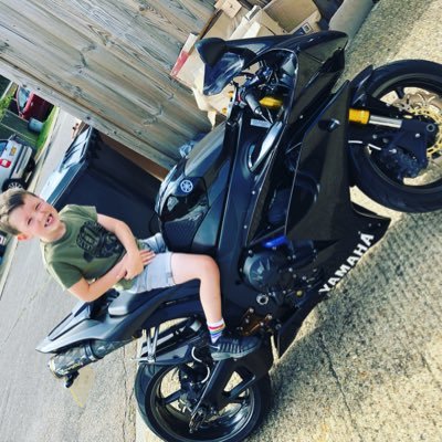 Profile Picture of Adam Bushell (@adambushy) on Twitter