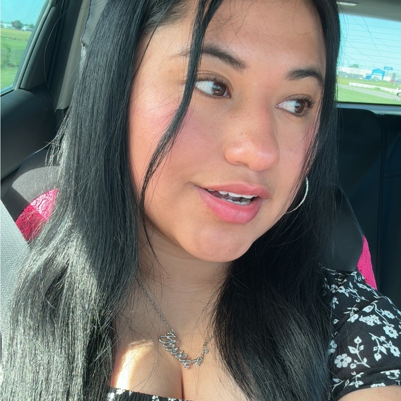 Profile Picture of Dayana Quistial (@quistialdayana0) on Poshmark