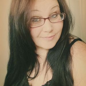 Profile Picture of Stephanie Thacker (@MissStephieT) on Twitter