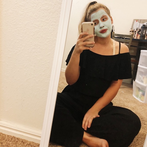 Profile Picture of Bri Farnsworth (@brifarnsworth) on Poshmark